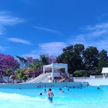 Thermas Lacqua Diroma Com Piscina De Ondas Gratis 24Horas Caldas Novas Luaran gambar