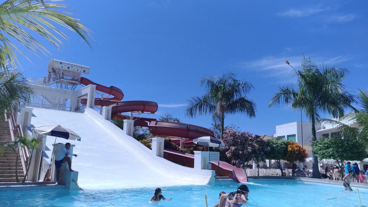 Thermas Lacqua Diroma Com Piscina De Ondas Gratis 24Horas Caldas Novas Luaran gambar