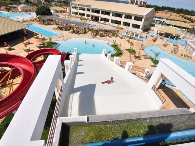 Thermas Lacqua Diroma Com Piscina De Ondas Gratis 24Horas Caldas Novas Luaran gambar