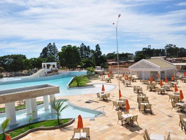Thermas Lacqua Diroma Com Piscina De Ondas Gratis 24Horas Caldas Novas Luaran gambar