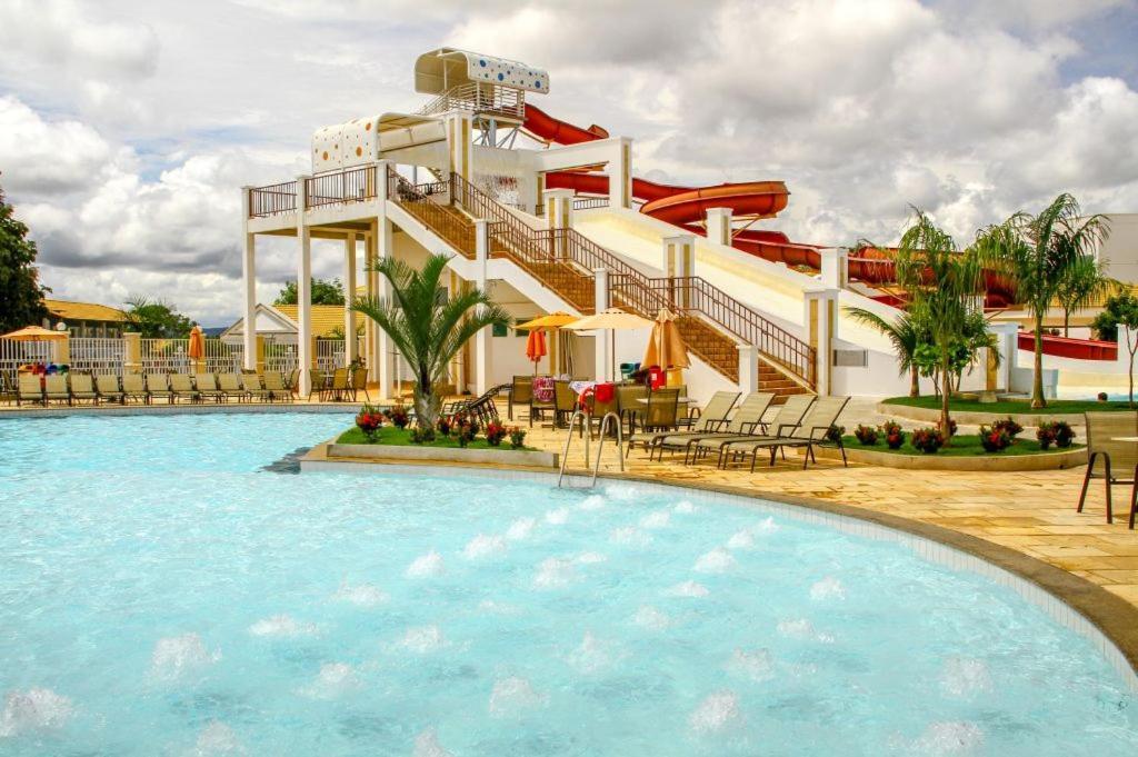 Thermas Lacqua Diroma Com Piscina De Ondas Gratis 24Horas Caldas Novas Luaran gambar