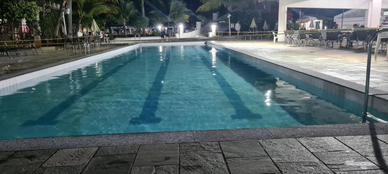 Thermas Lacqua Diroma Com Piscina De Ondas Gratis 24Horas Caldas Novas Luaran gambar